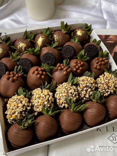 Ягоды клубника в шоколаде подарок на 8 марта