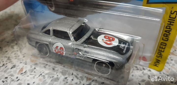 Модель Hot Wheels Mercedes-Benz 300 SL