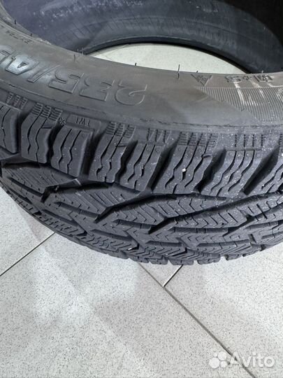 Winter Tact WT 80 235/45 R18