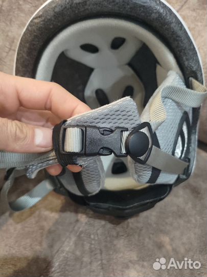 Горнолыжный шлем