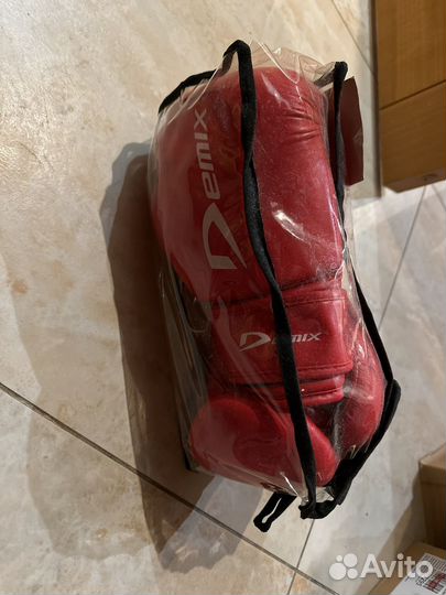 Боксерские перчатки