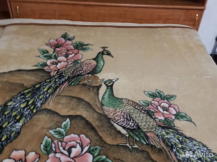 Покрывало на кровать,размер 220см.на240см