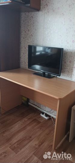 Письменный стол