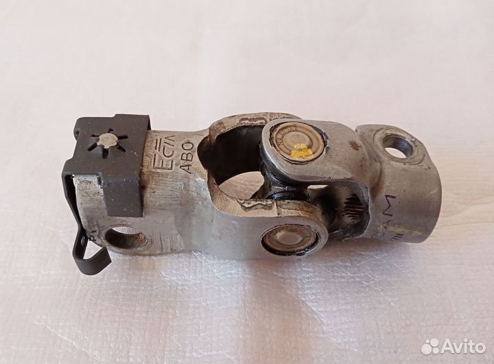 Рулевой кардан Mazda Familia Premacy 323