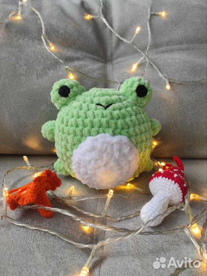 Вязаная лягушка