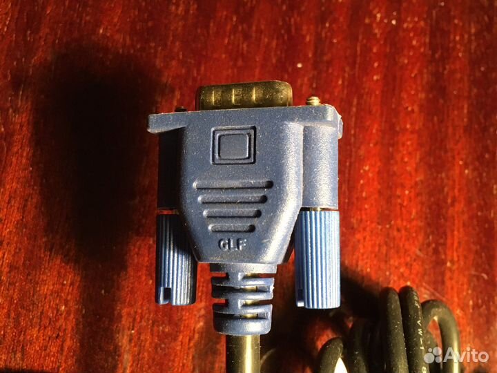 VGA кабель для связи монитора и компьютера