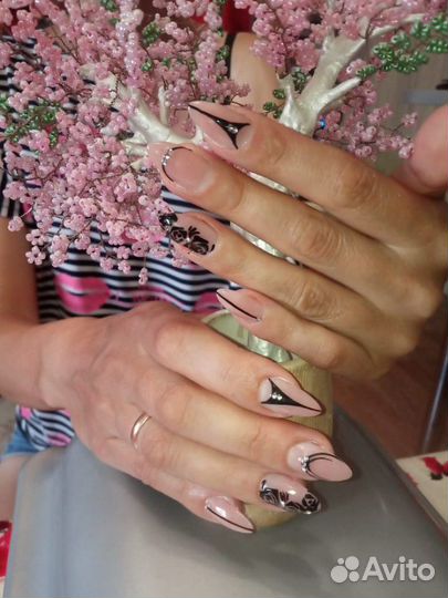 Наращивание ногтей