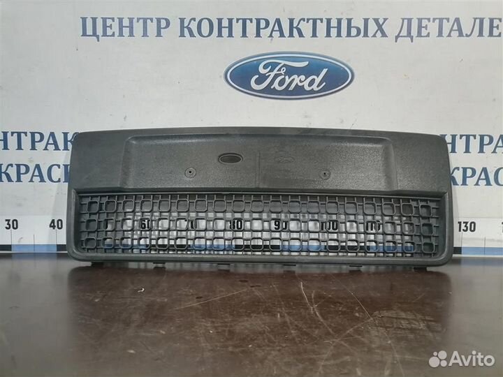 Решетка в бампер центральная Ford Fusion 2002