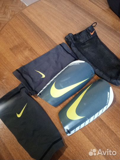 Щитки футбольные nike mercurial