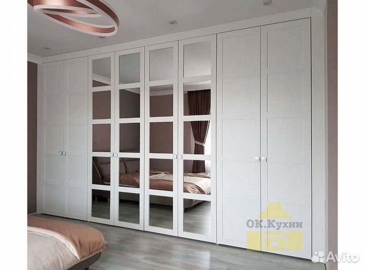 Шкаф с зеркалом