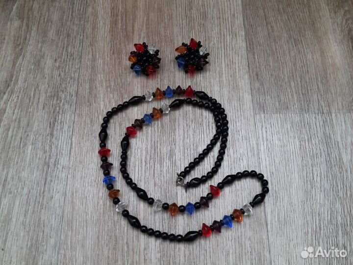 Бусы и серьги-клипсы набор