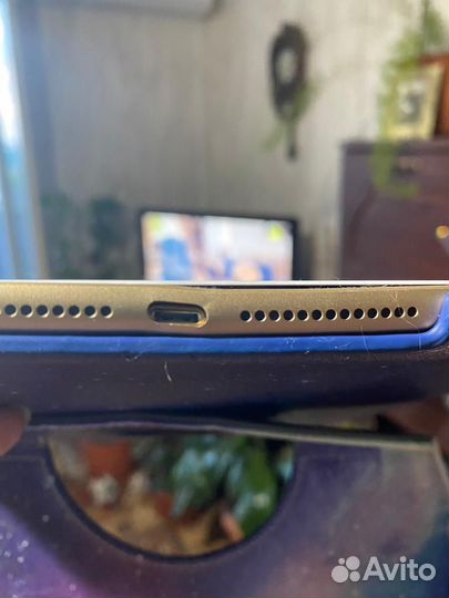 Apple Планшет 5е Поколение, 128 GB, Wi-Fi, 9.7