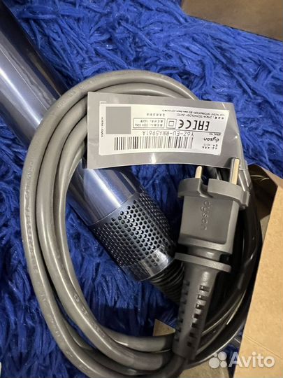 Dyson фен + комплект расчесок Dyson