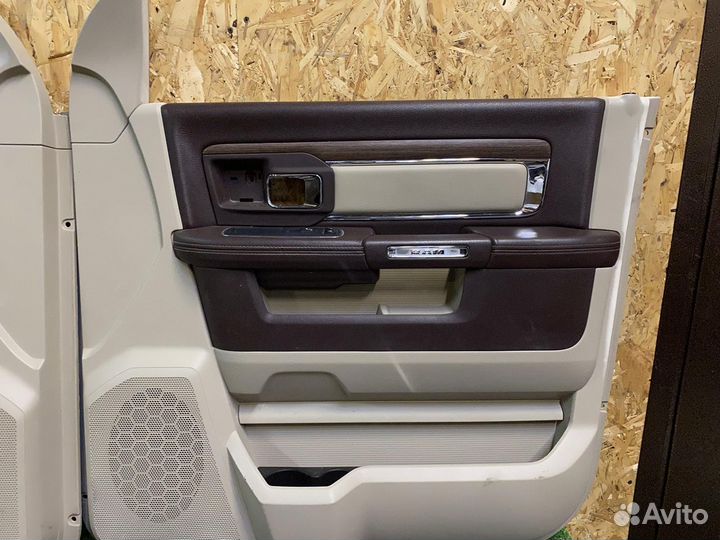 Dodge RAM laramie longhorn обшивки дверей комплект