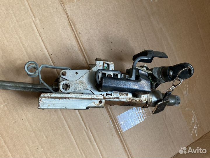 Volkswagen Boro рулевая колонка,замок зажигания