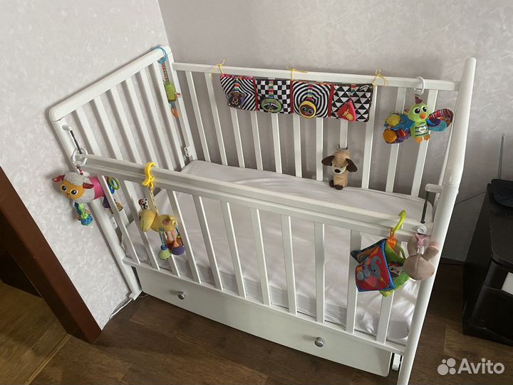 Кровать детская без матраса