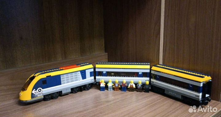 Lego поезд