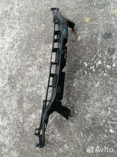 Усилитель бампера Ford Kuga 1