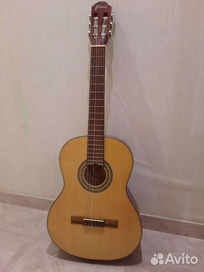 Классическая гитара шестиструнная