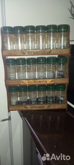 Полка для специй банками