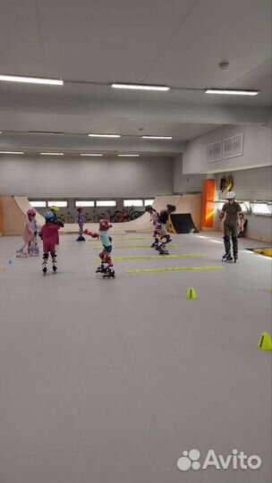 Инструктор по роликам