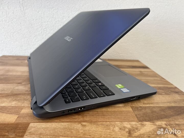 Игровой Asus FHD Core i3-8130 8Gb MX110 SSD256+500