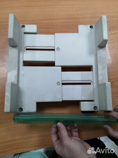 Подставка для компьютера с колёсиками