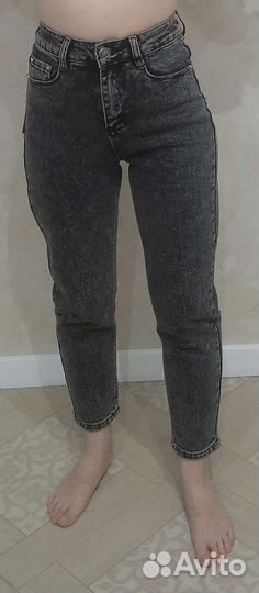Джинсы новые р-р 42 (W26 )