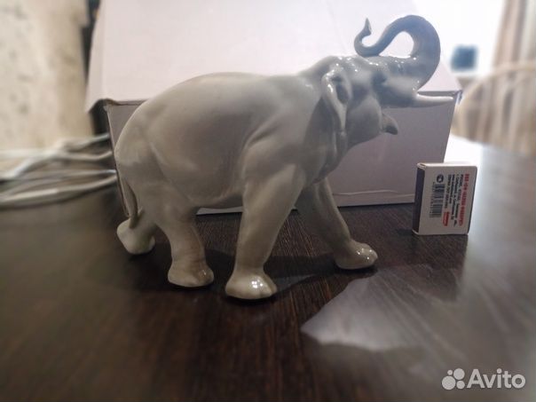 Статуэтка слон фарфор
