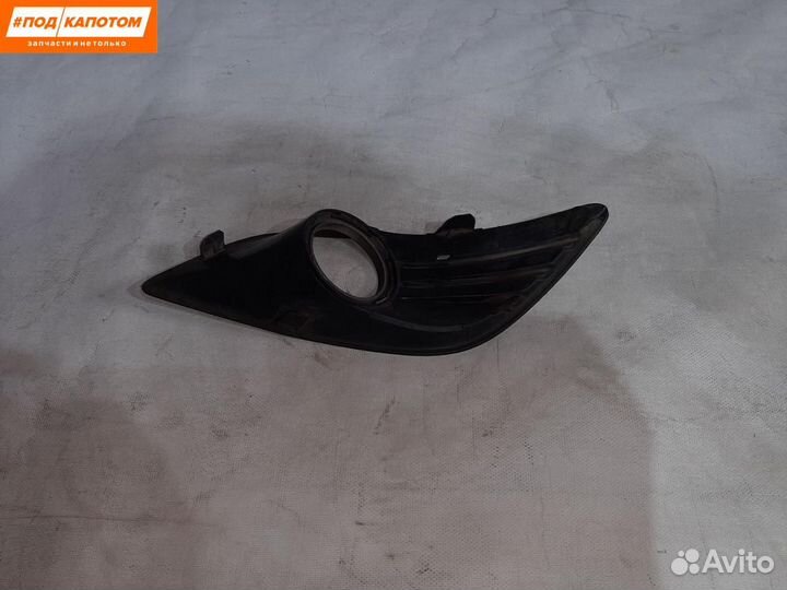 Заглушка противотуманной фары правая Ford Focus