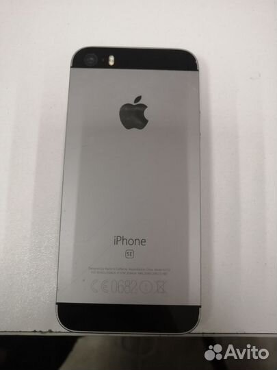 iPhone SE, 32 ГБ