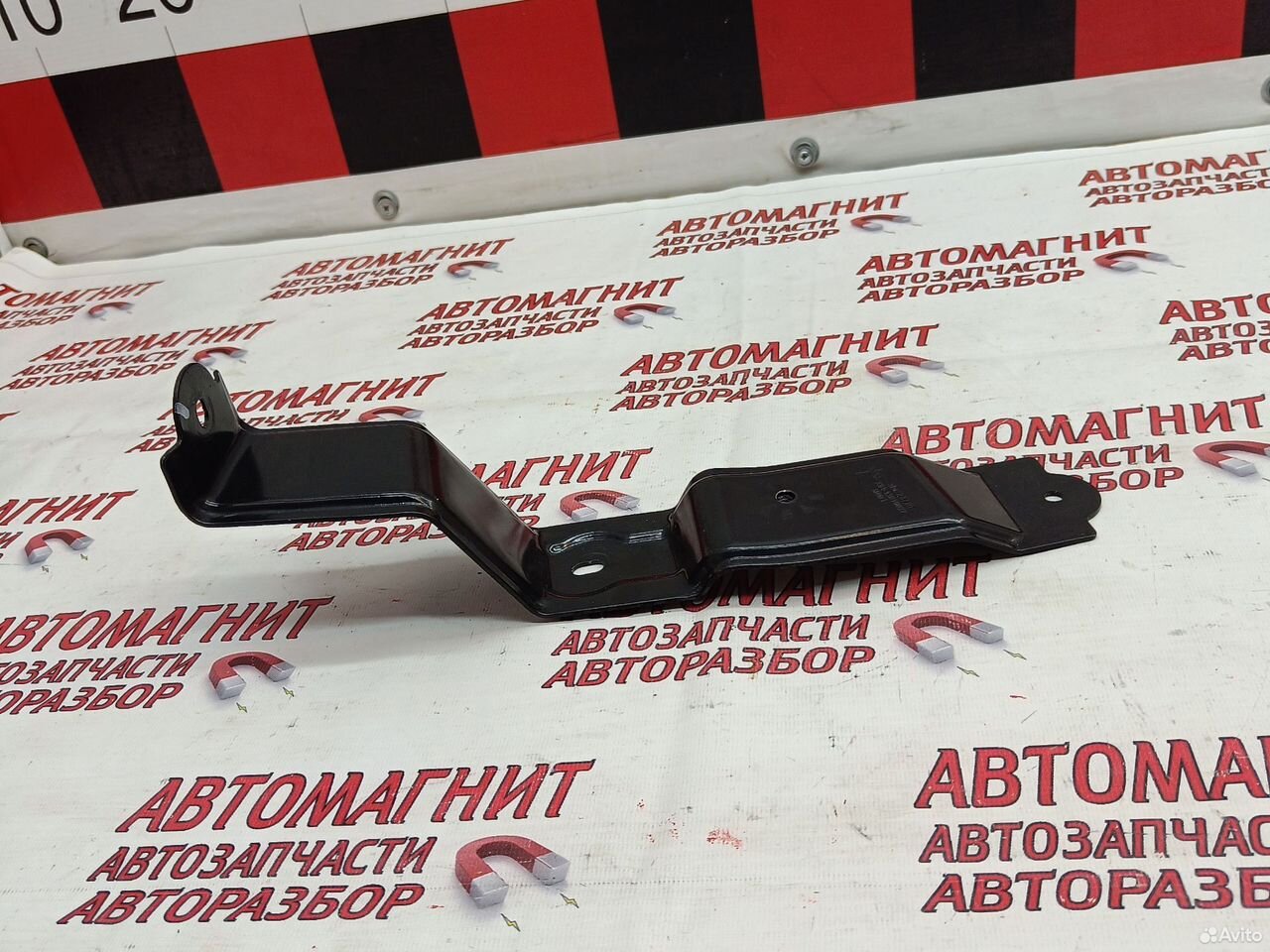 Кронштейн интеркулера левый Lixiang L7