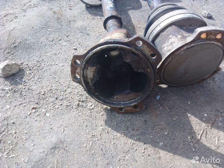 Привод передний Nissan NP 300