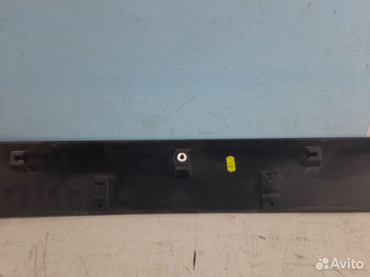 Накладка крышки багажника Toyota RAV4 XA 50