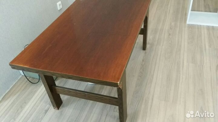 Журнальный столик