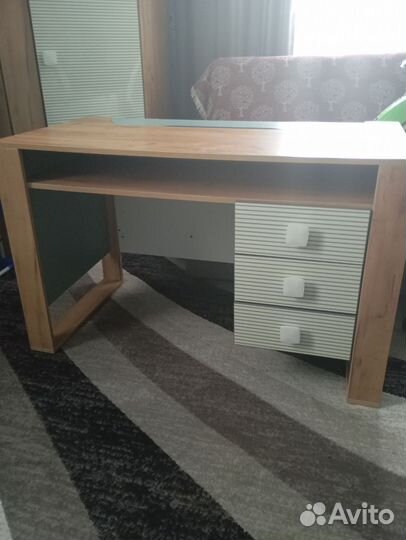Письменный стол для школьника бу