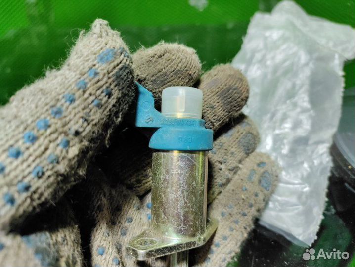 Инжектор форсунка топливная Audi 80