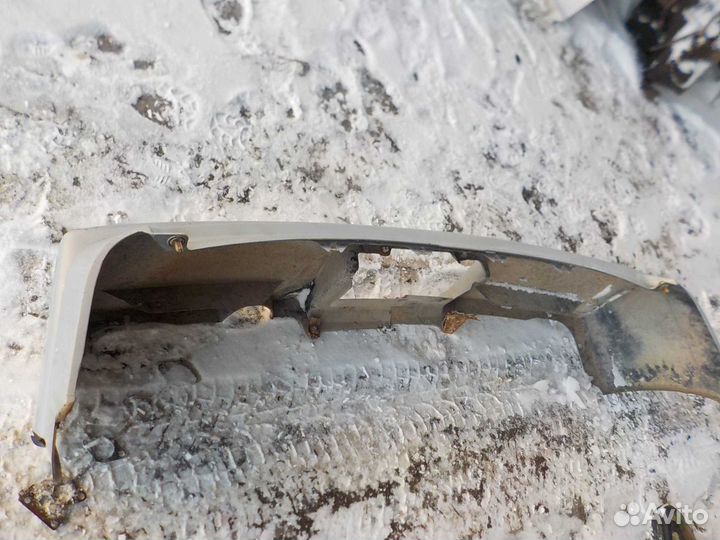 Бампер задний Nissan Cube z10