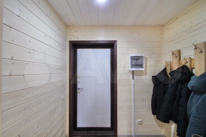 Дом 165 м² на участке 9 сот.