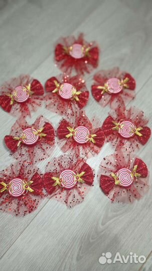 Брошь к костюму конфетки