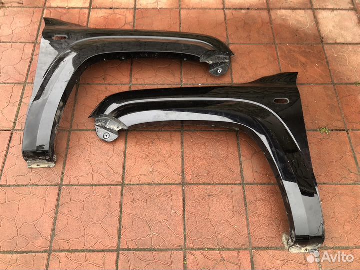 Продам передние крылья амарок рестайлинг