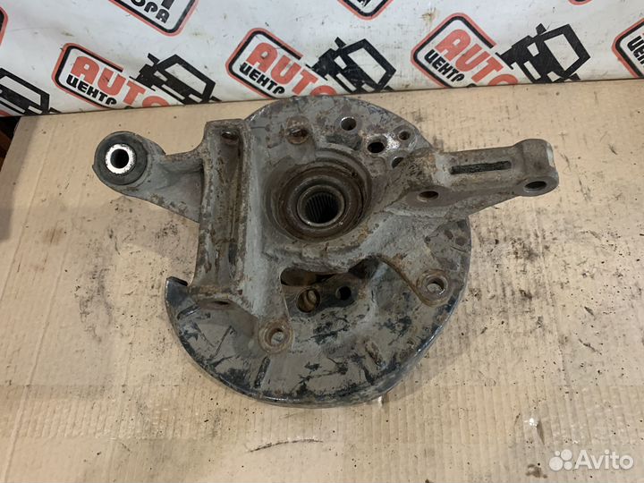 Кулак поворотный задний Nissan X-Trail T30