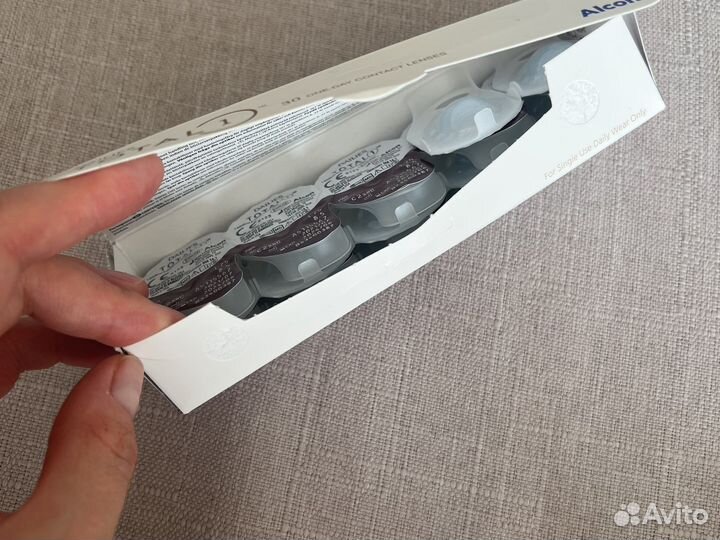 Линзы контактные однодневные alcon total 1 -1,75