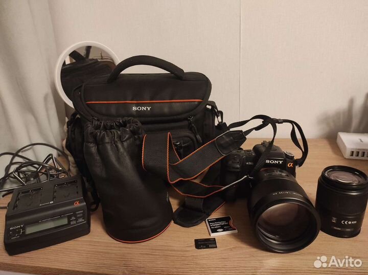 Sony dslr-A300 SAL-135F18 SAL-1870 AC-VQ900