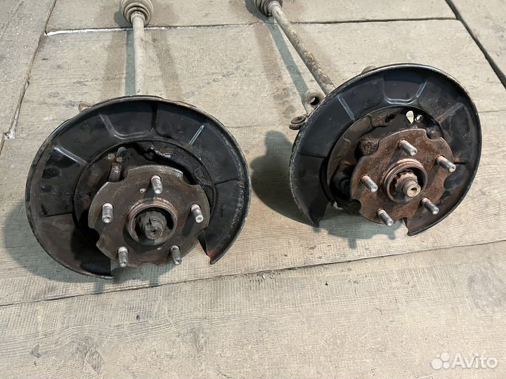 Задний привод в сборе Правый Toyota RAV4 30 рест