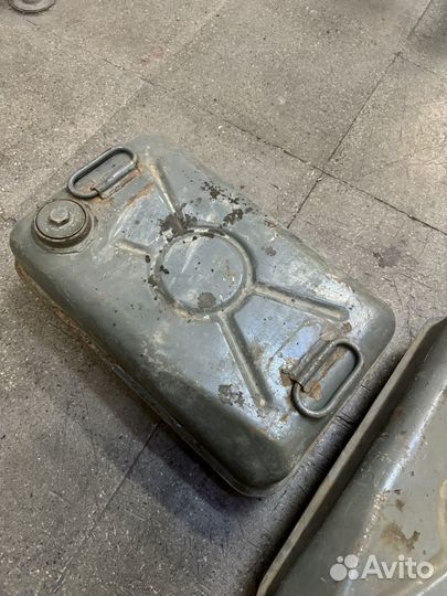 Канистры металлические 20 литров