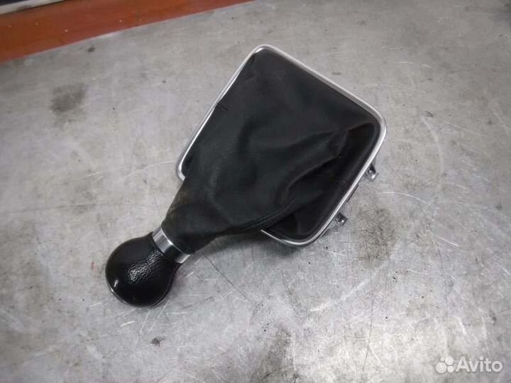 Рукоятка рычага кпп с облицовкой Volkswagen Tiguan