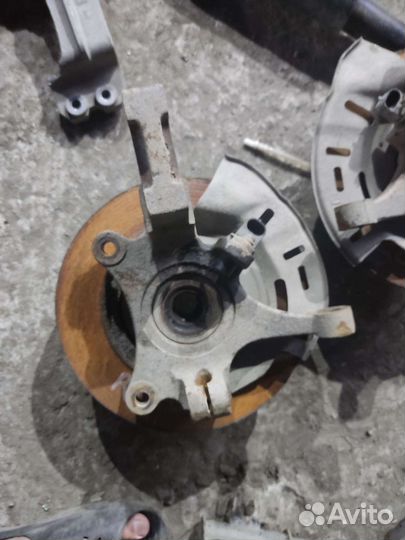 Кулак поворотный передний Chevrolet Rezzo