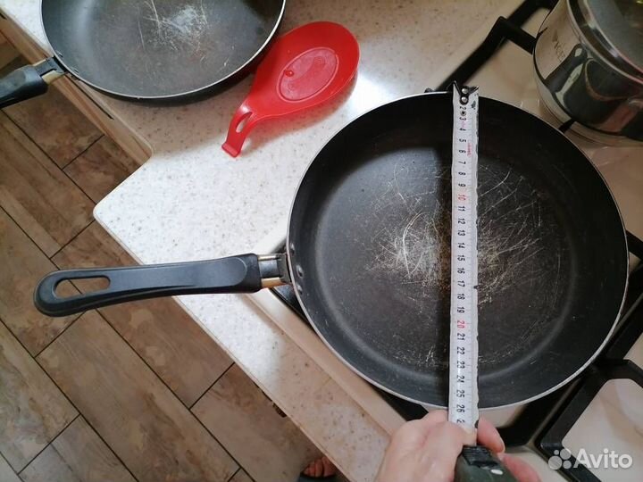 Сковорода диаметром 26, 24см