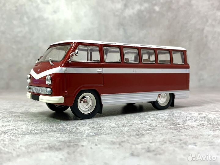 Коллекционная модель раф-977Д 1:43 конверсия